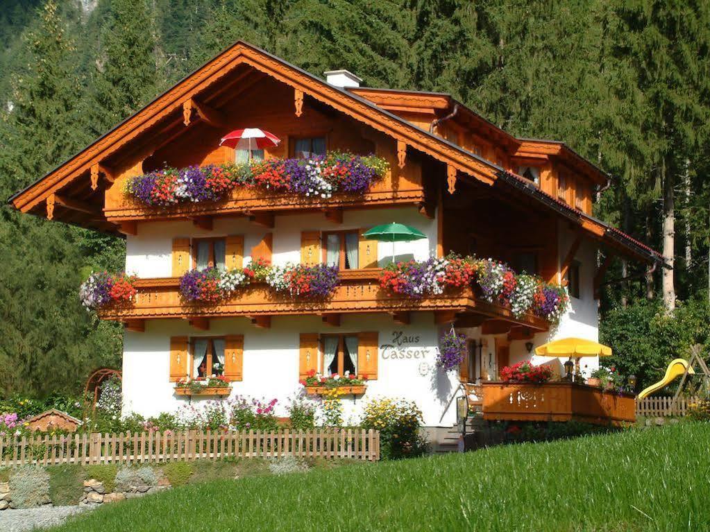 Haus Tasser Mayrhofen Extérieur photo